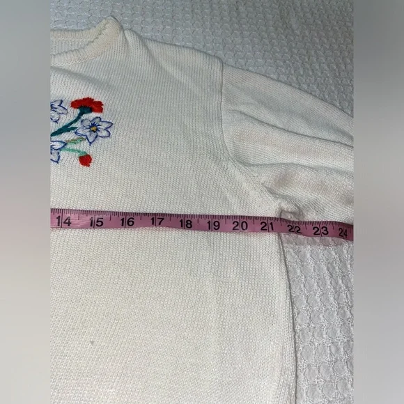 Vintage Embroidered Floral Sweater - Picture 9 of 9